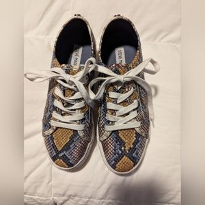 Steve Madden Emmie snakeskin print platform sneakers, size 7.5